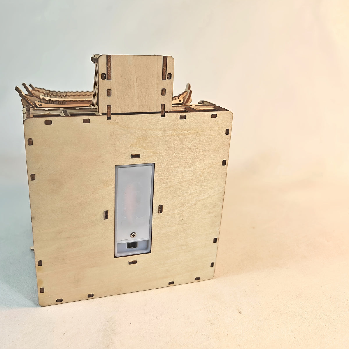 Base of the pagoda lamp with the battery box